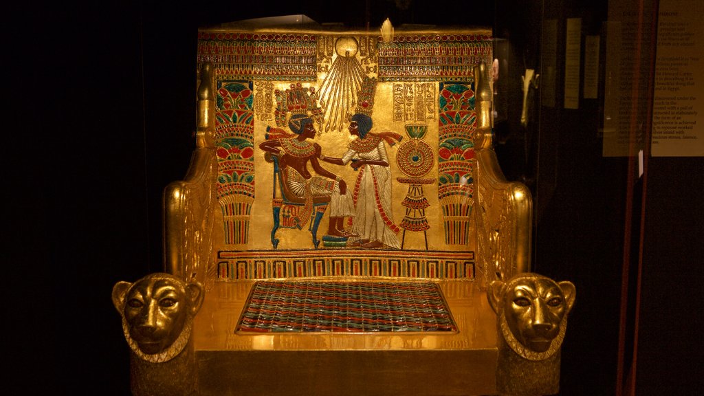 Tutankhamun Exhibition mostrando elementos del patrimonio y un monumento