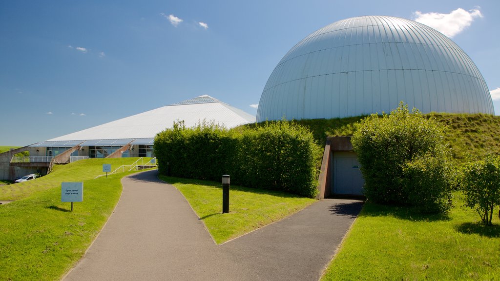 Winchester Science Centre and Planetarium showing an observatory