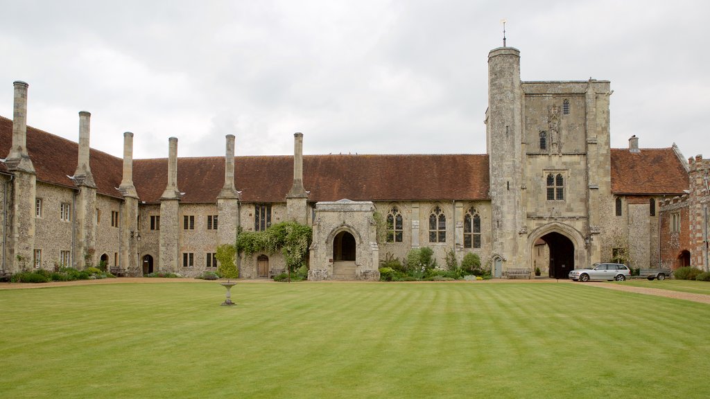 Hospital of St Cross mostrando arquitectura patrimonial