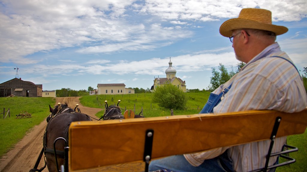 Ukrainian Cultural Heritage Village y también un hombre