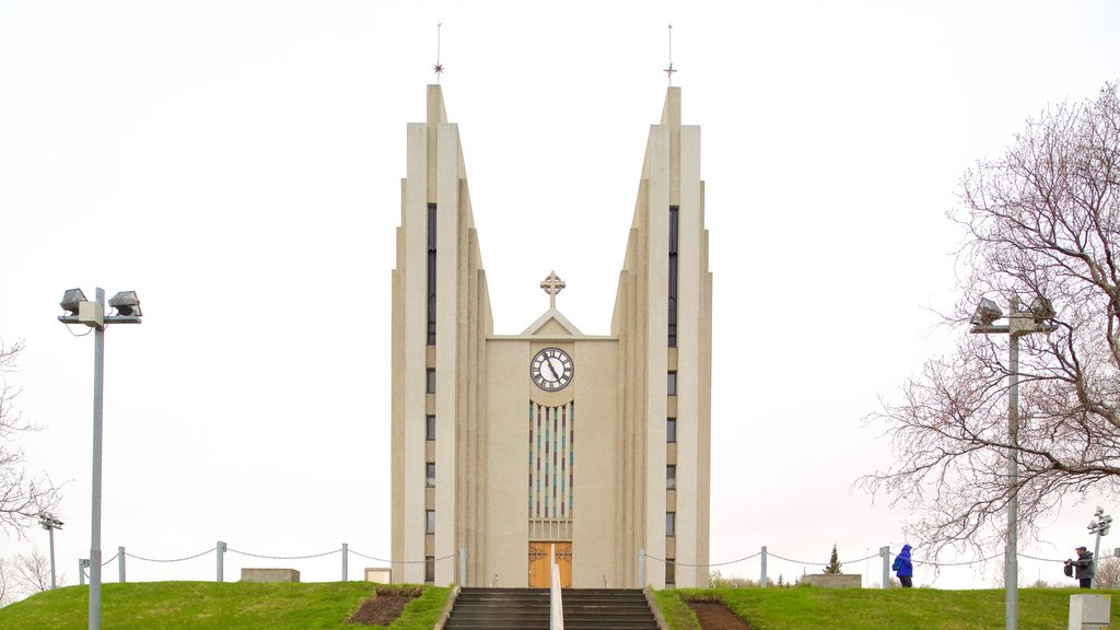 Igreja de Akureyri que inclui uma igreja ou catedral