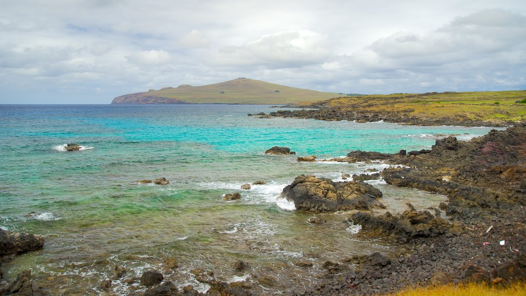 Ovahe Beach mettant en vedette côte rocheuse