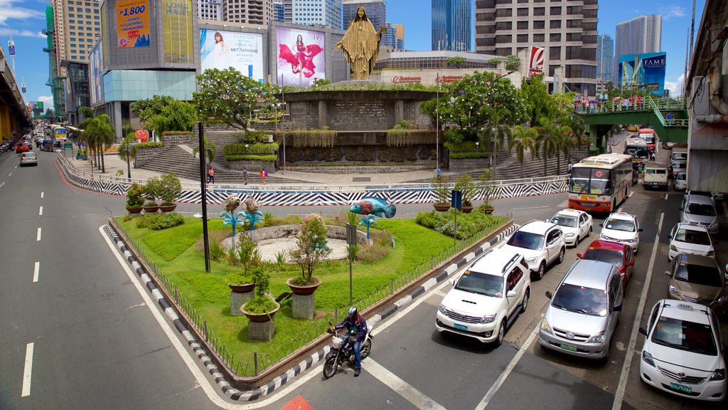 Ortigas Center showing street scenes and a city