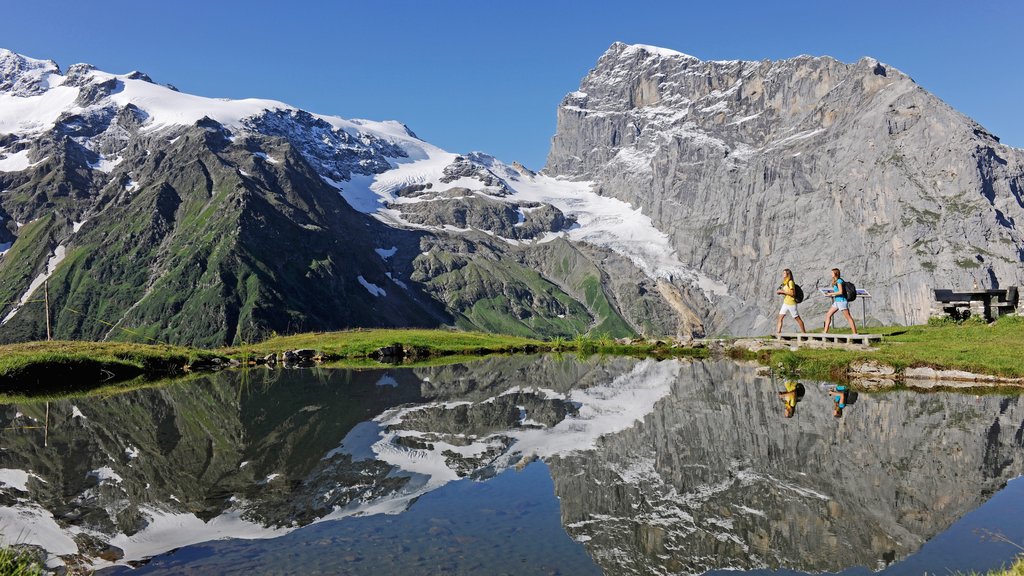 Engelberg-Titlis skiområde som inkluderer innsjø og fjell