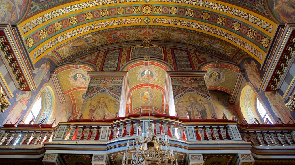 Iglesia de la Luna mostrando aspectos religiosos, vista interna y una iglesia o catedral