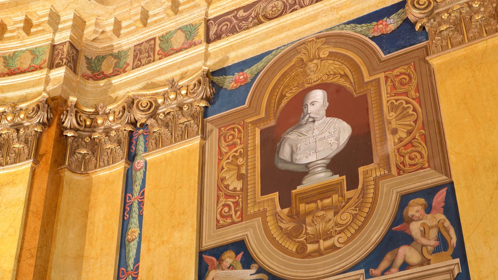 Palácio Barroco que inclui um pequeno castelo ou palácio, arquitetura de patrimônio e vistas internas