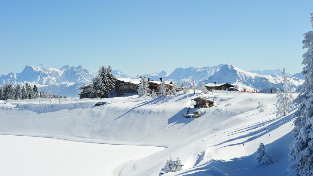 Brixen im Thale showing snow