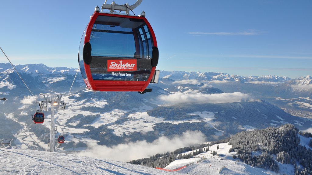 Hopfgarten im Brixental which includes mountains, a gondola and snow