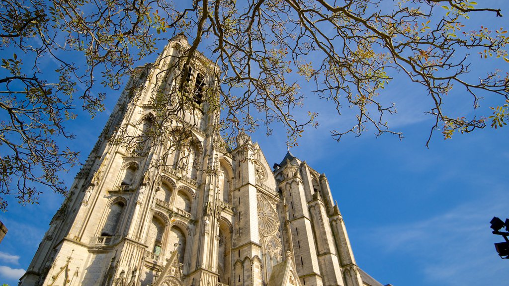 Bourges Cathedral which includes a church or cathedral and heritage architecture