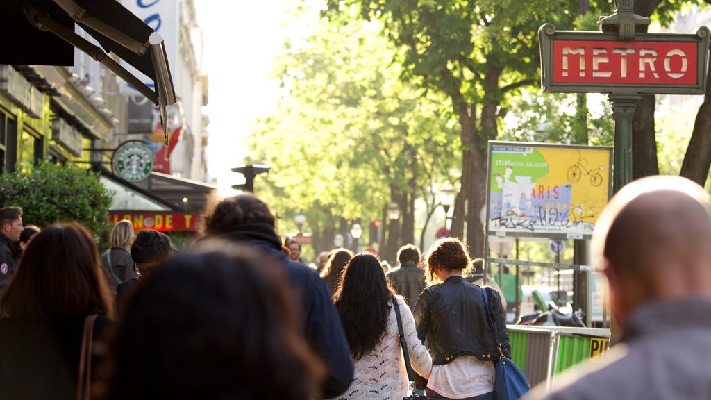 Grands Boulevards ofreciendo señalización y escenas urbanas