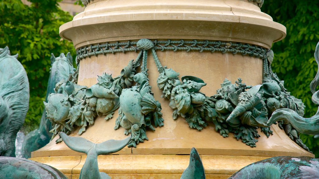 6th Arrondissement featuring a fountain