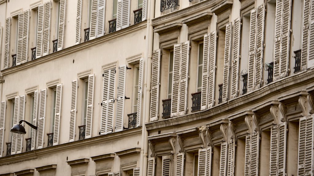 9th Arrondissement showing heritage elements