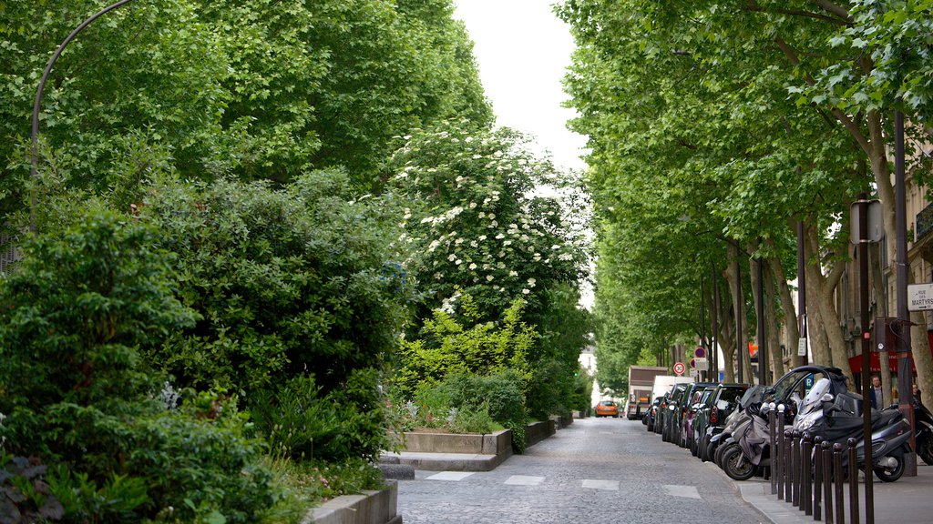 9:e arrondissement som visar en park och gatuliv