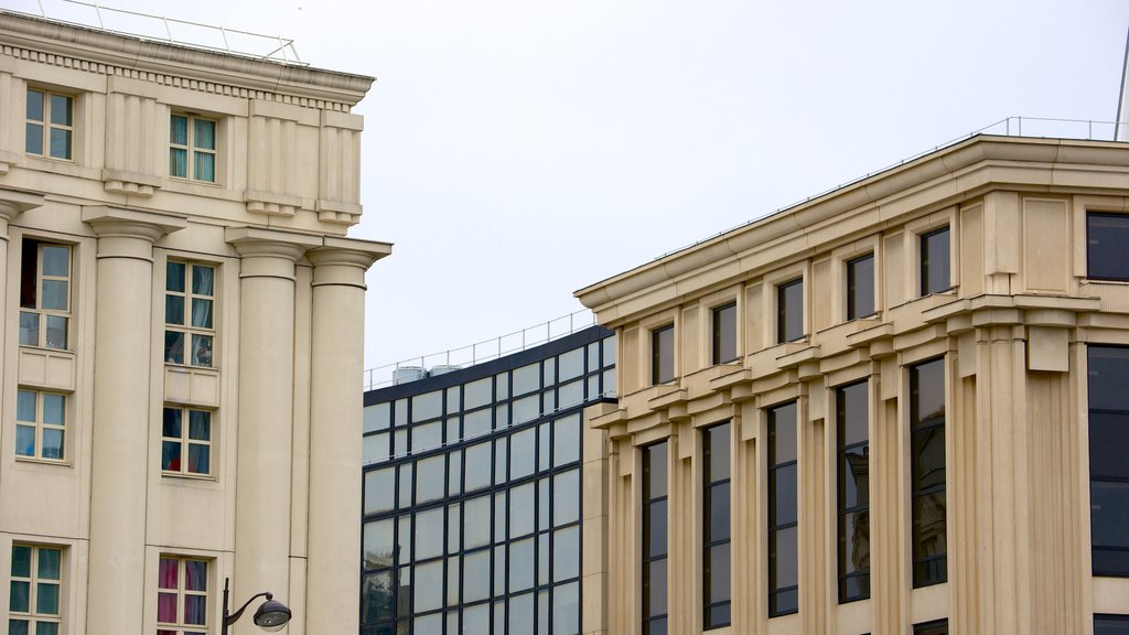 14th Arrondissement showing modern architecture and a city