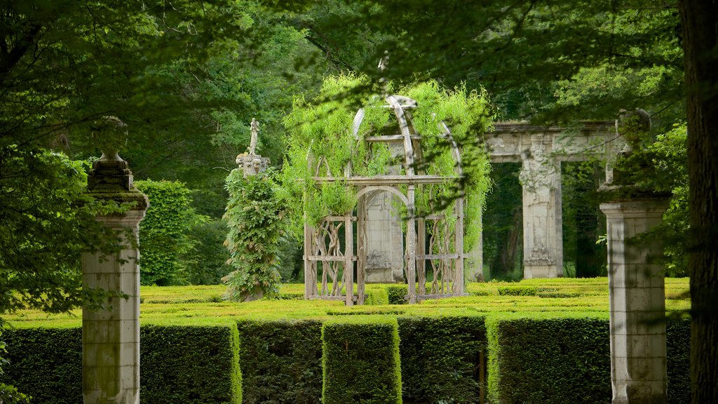 Chateau de Chenonceau mostrando um jardim