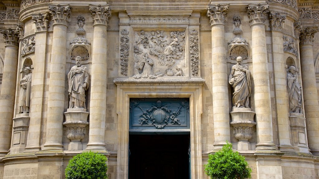 Igreja de Notre Dame que inclui arquitetura de patrimônio e uma igreja ou catedral