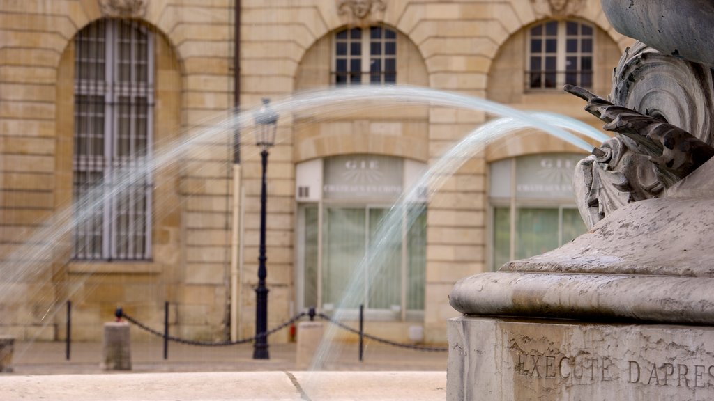 Place de la Bourse which includes a fountain