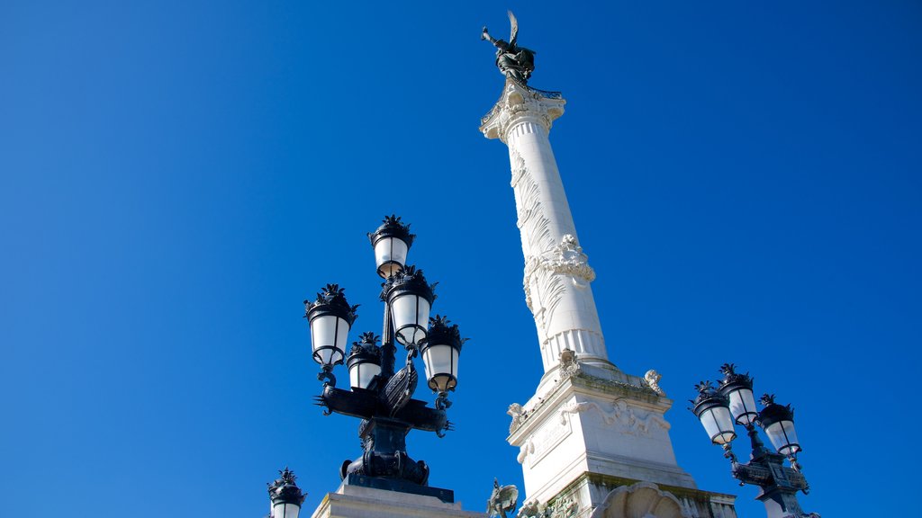 Girondins Monument som omfatter et monument