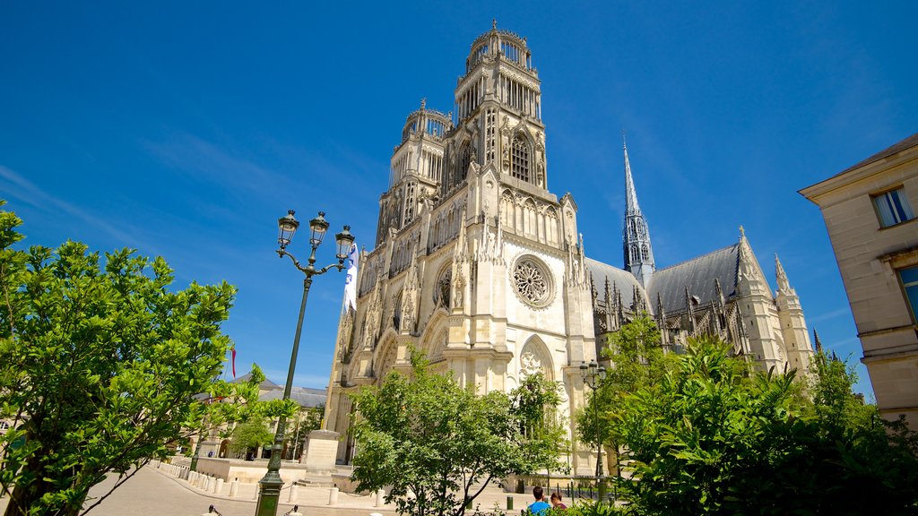 Sainte-Croix Cathedral which includes heritage architecture and a church or cathedral