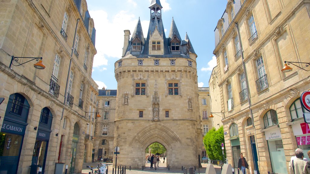 Bordeaux which includes heritage architecture