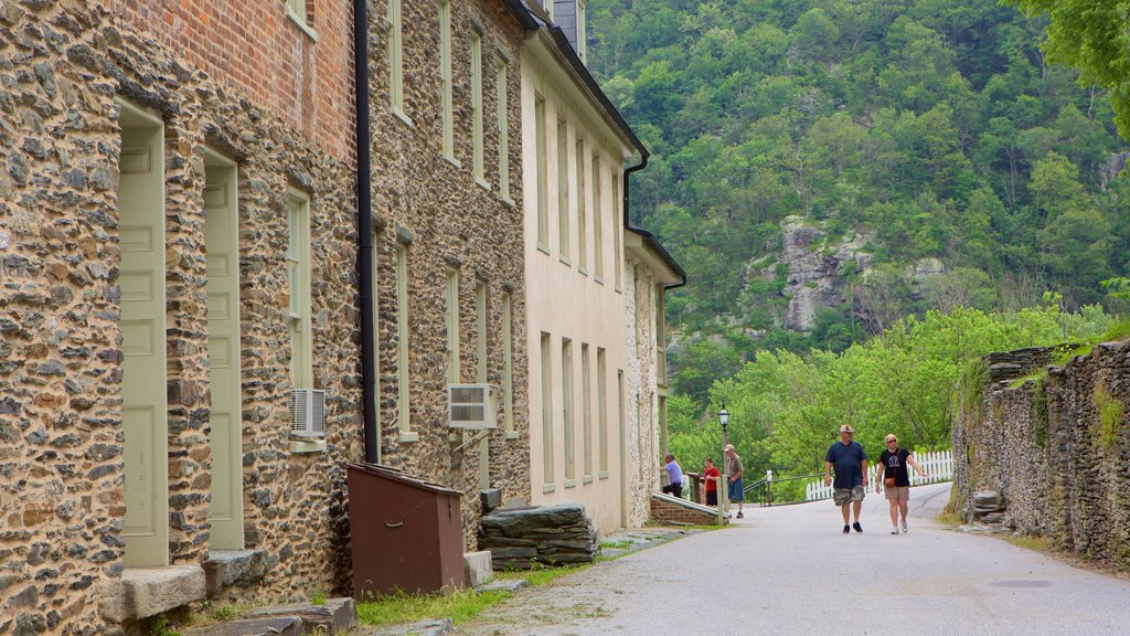 Harpers Ferry National Historical Park showing a small town or village and heritage elements