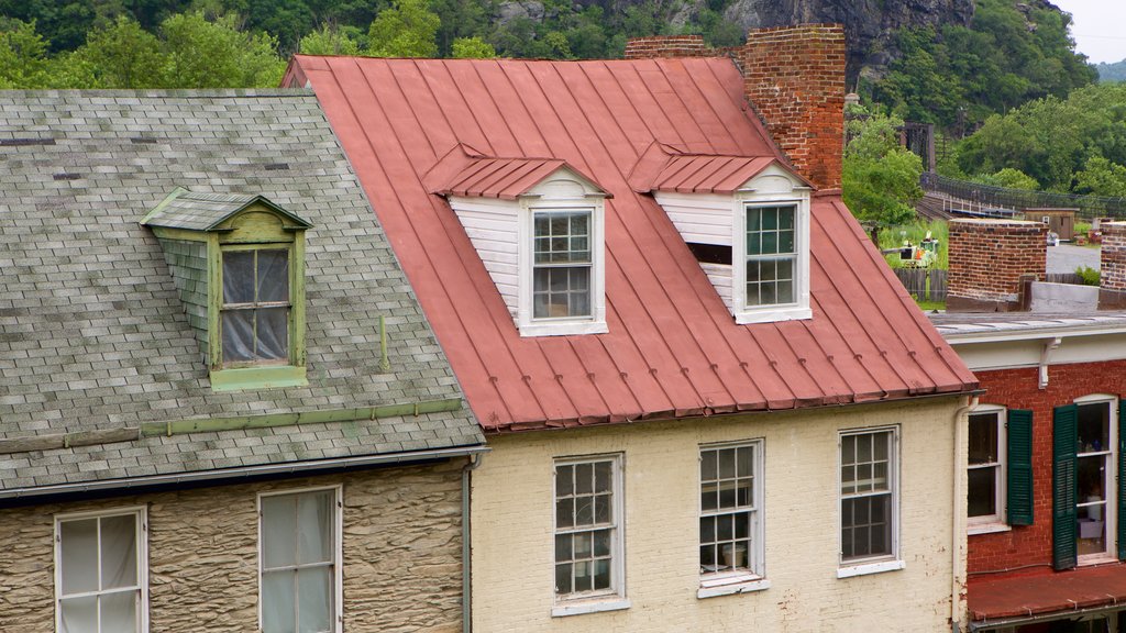 Harpers Ferry National Historical Park showing heritage elements and a small town or village