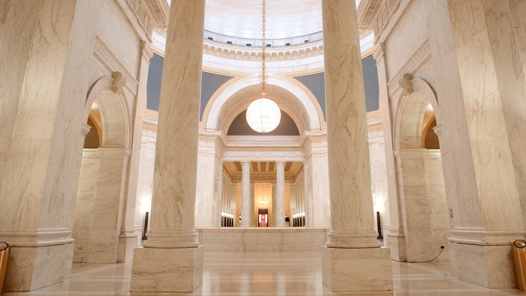 West Virginia State Capitol Building mostrando patrimonio de arquitectura, un edificio administrativo y vistas interiores