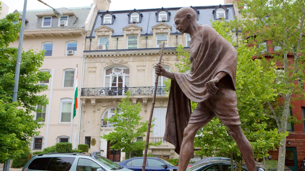 Embassy Row montrant statue ou sculpture