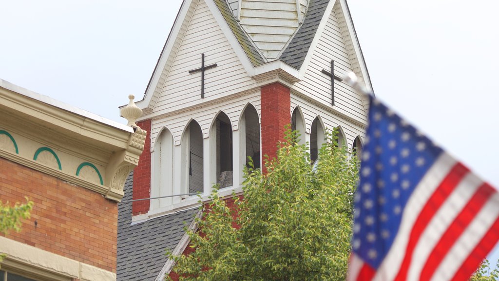 Hinton que inclui uma igreja ou catedral e aspectos religiosos