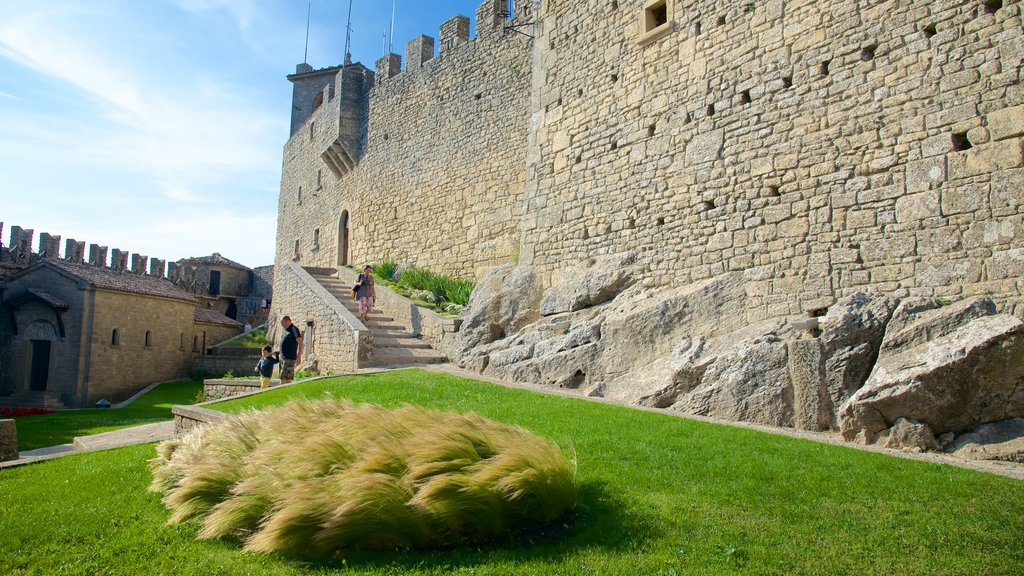 Guaita Tower showing heritage elements and château or palace