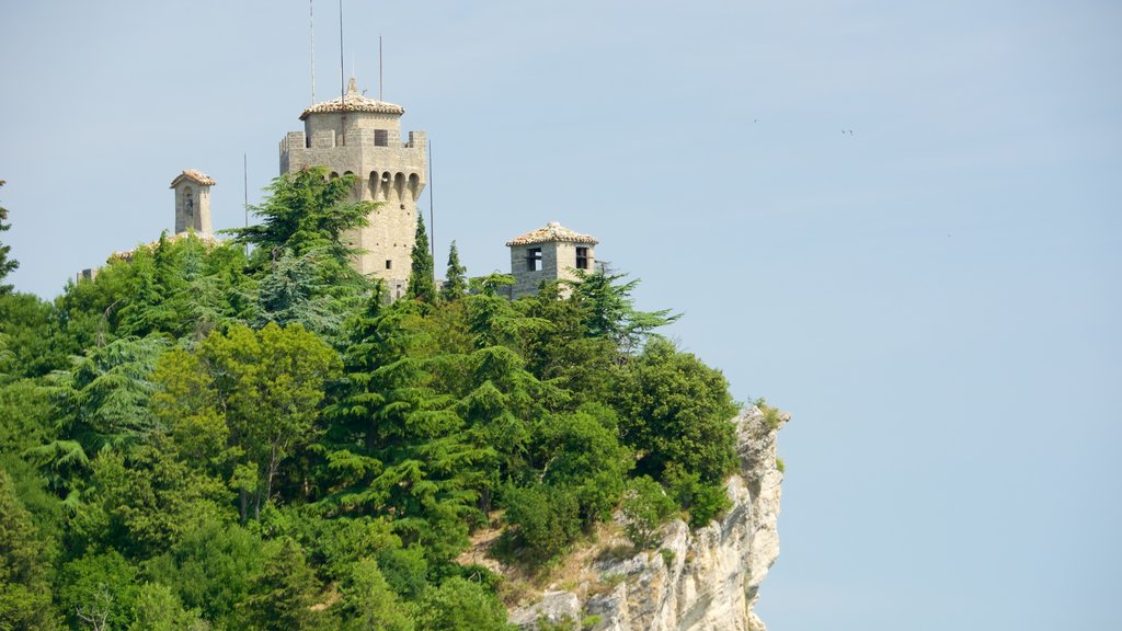 Montale Tower showing château or palace, heritage elements and mountains