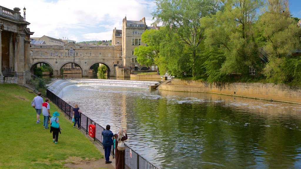 Pulteney Bridge featuring heritage architecture, a river or creek and views