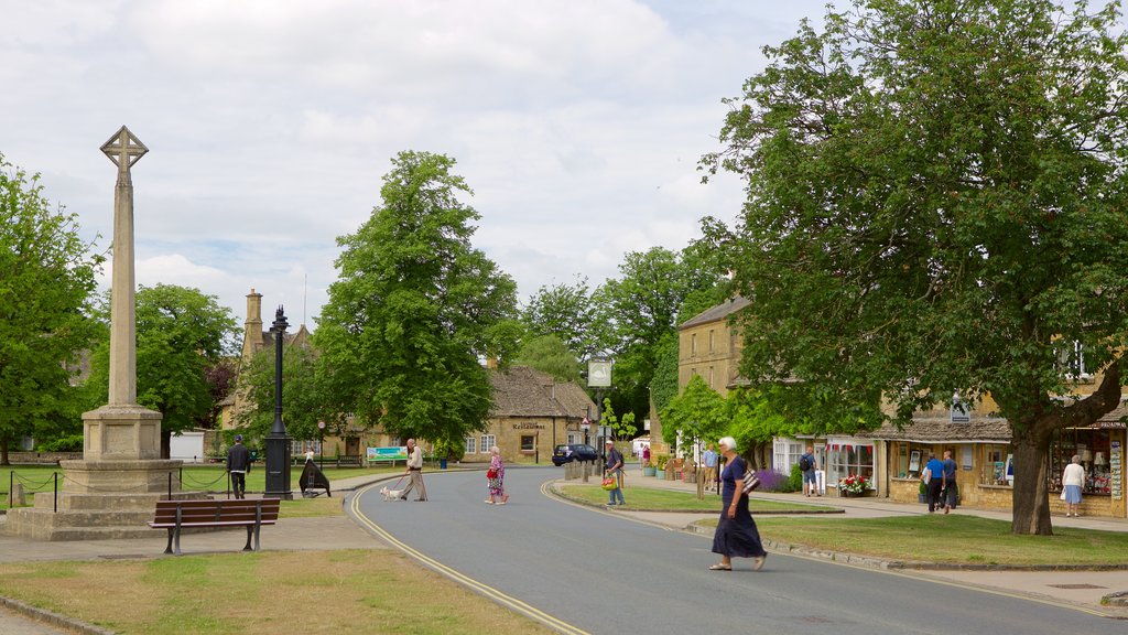 Broadway showing a memorial, a garden and street scenes