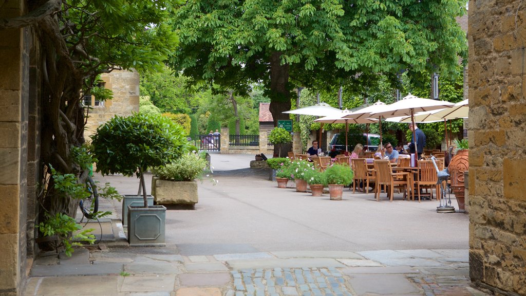 Broadway featuring street scenes and outdoor eating