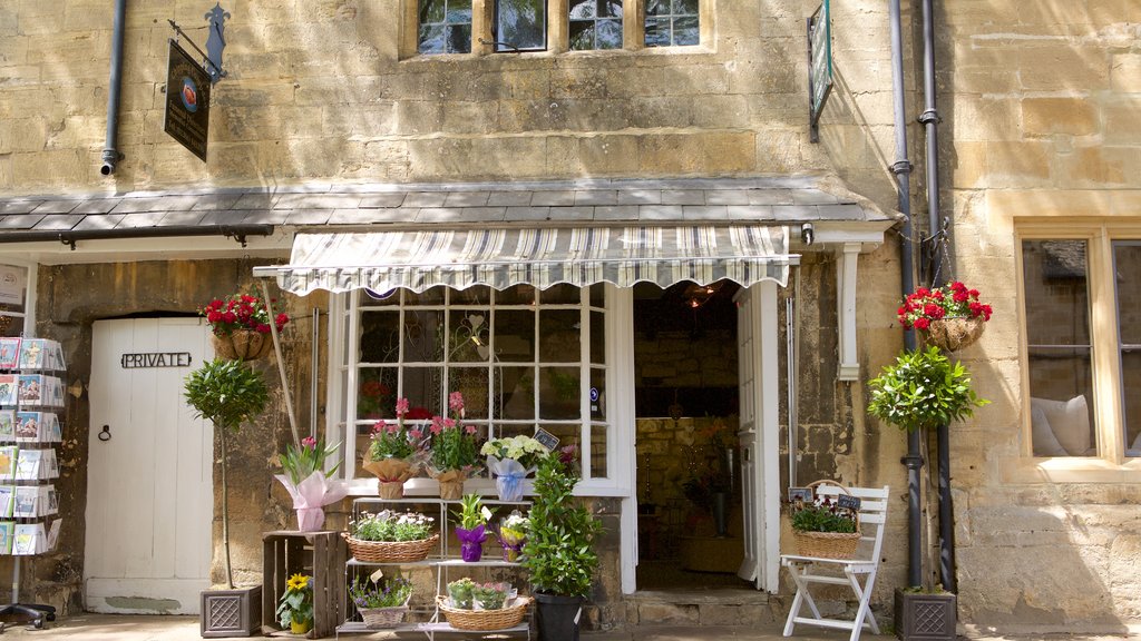 Chipping Campden fasiliteter samt blomster