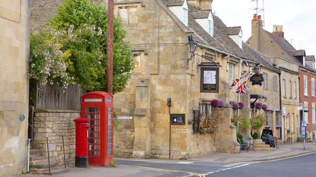 Winchcombe mostrando una pequeña ciudad o aldea, elementos patrimoniales y imágenes de calles