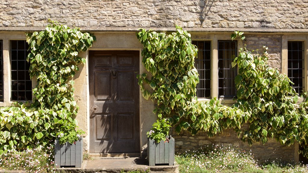 Castle Combe mostrando uma casa