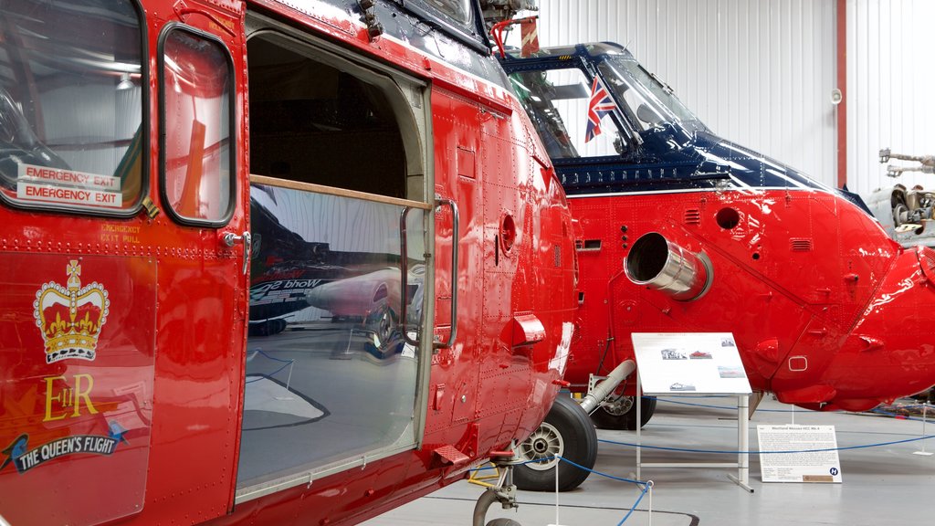 International Helicopter Museum que incluye aeronave