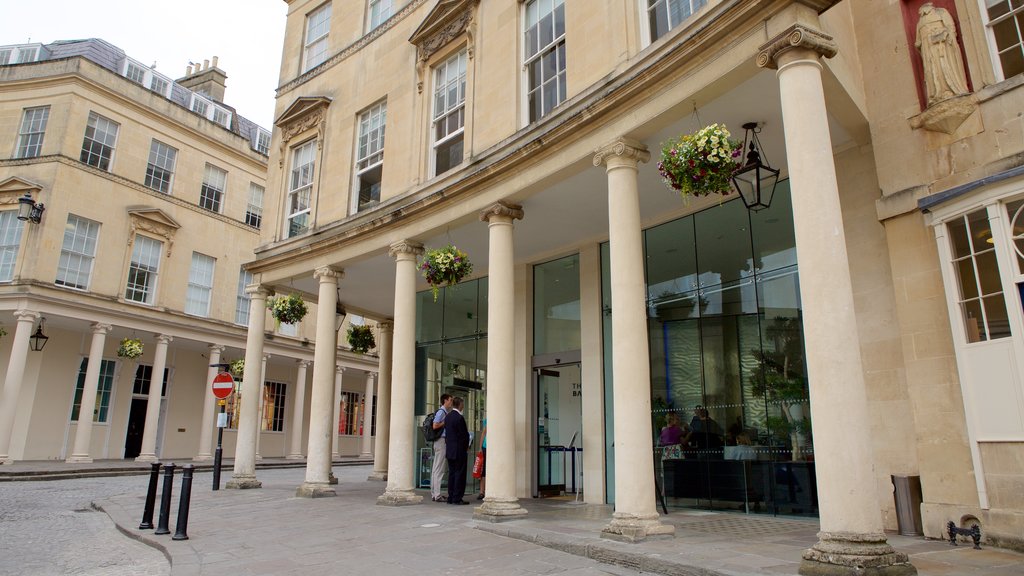 Thermae Bath Spa showing heritage architecture and a day spa