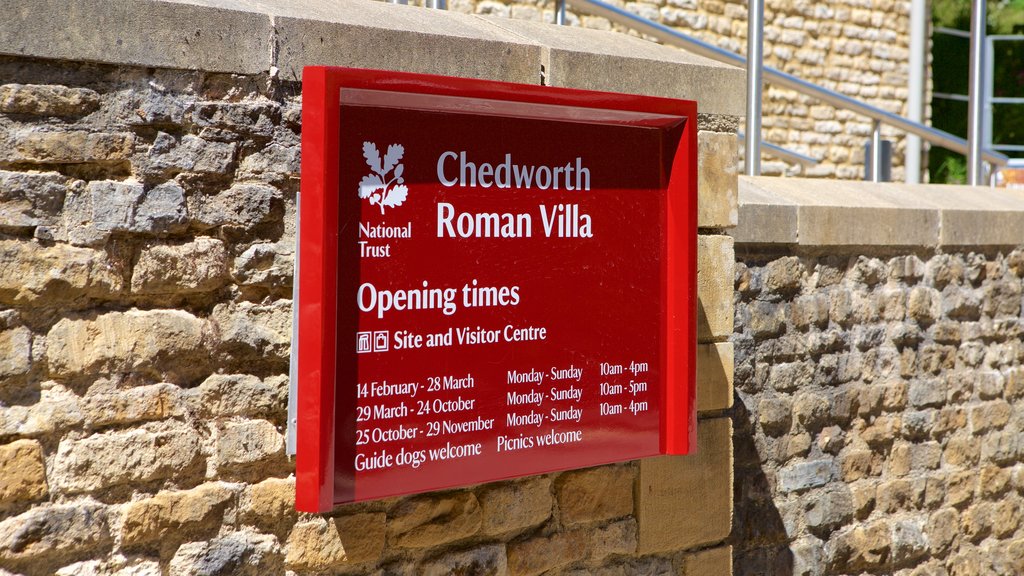 Chedworth Roman Villa que inclui sinalização