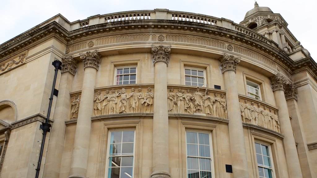 Victoria Art Gallery showing heritage architecture