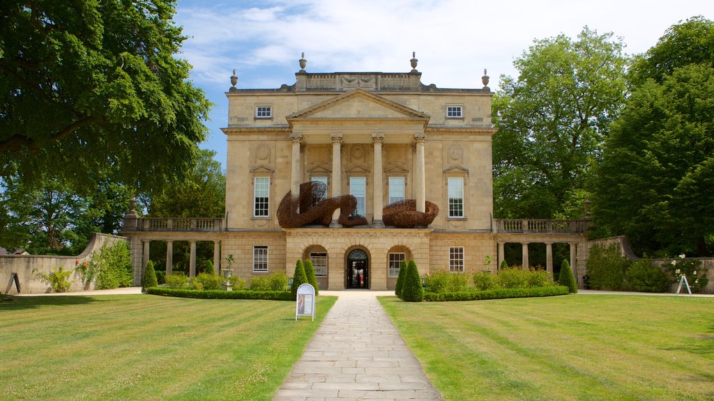 The Holburne Museum showing heritage architecture and a garden