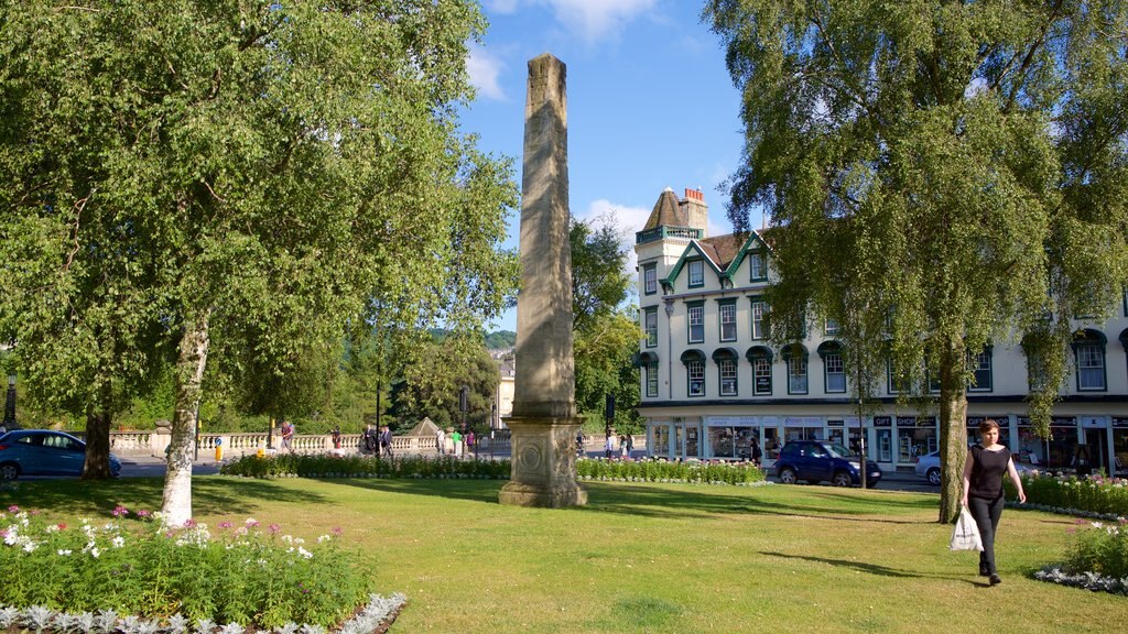 Parade Gardens que incluye elementos patrimoniales, un monumento y jardín