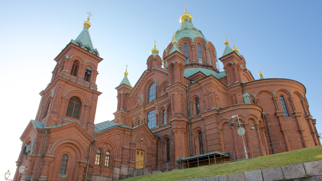 Uspenski Cathedral showing heritage architecture and a church or cathedral