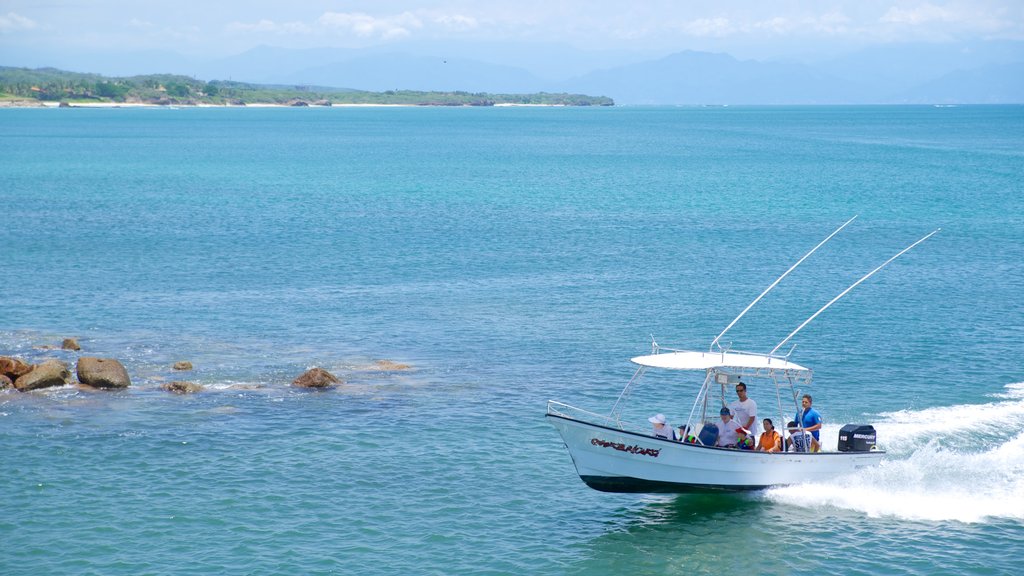 Punta Mita mettant en vedette paysages côtiers et bateau