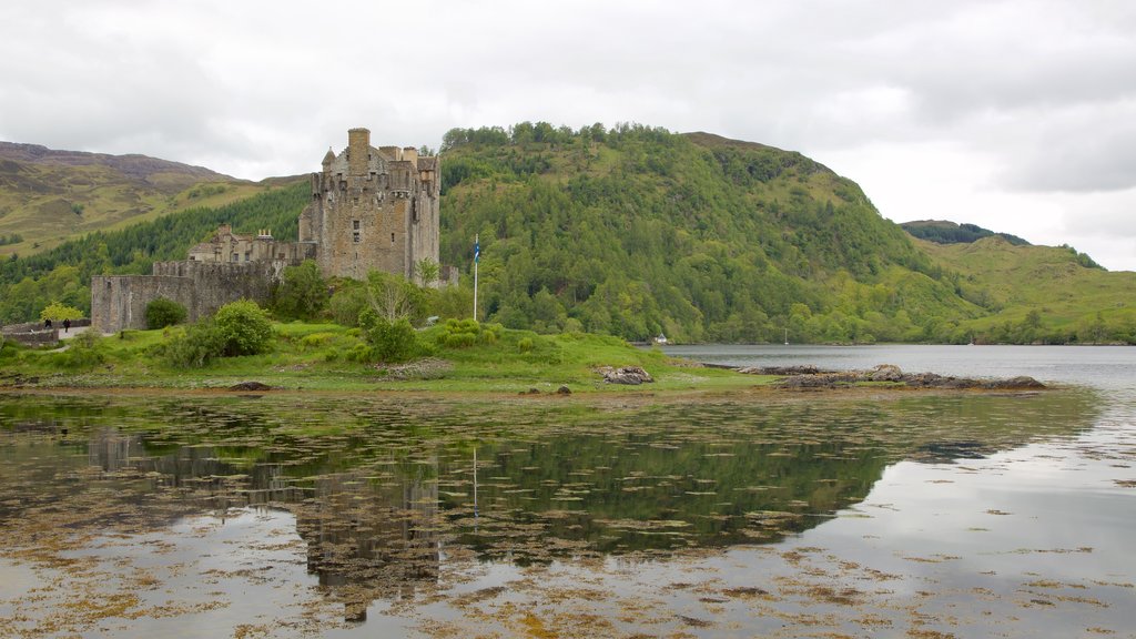 Eilean Donan Castle showing heritage elements, a river or creek and château or palace