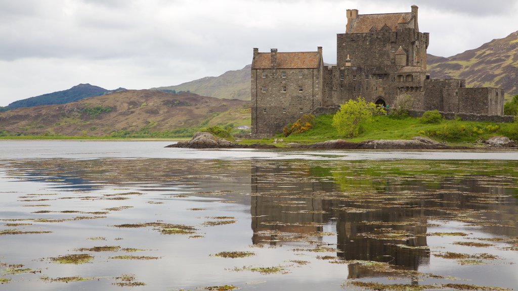 Eilean Donan Castle featuring a lake or waterhole, heritage elements and heritage architecture