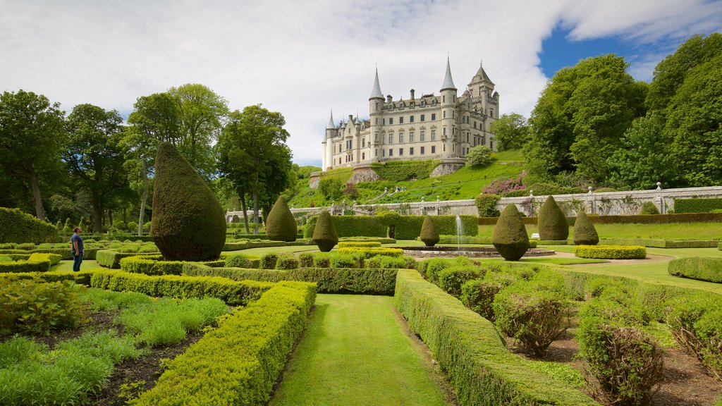 Dunrobin Castle which includes château or palace, a garden and heritage architecture