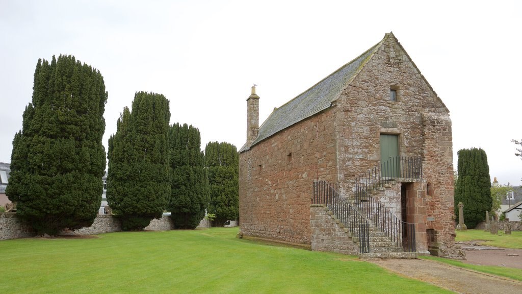 Catedral de Fortrose que inclui arquitetura de patrimônio e elementos de patrimônio