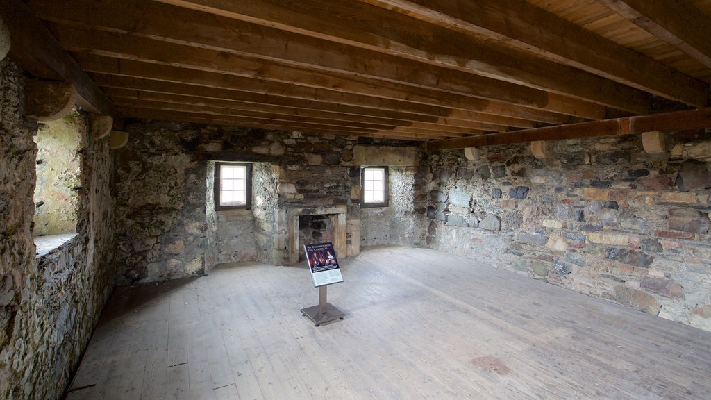 Dunstaffnage Castle and Chapel showing heritage elements, château or palace and interior views